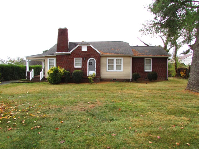 1st photo of 402 East C Street