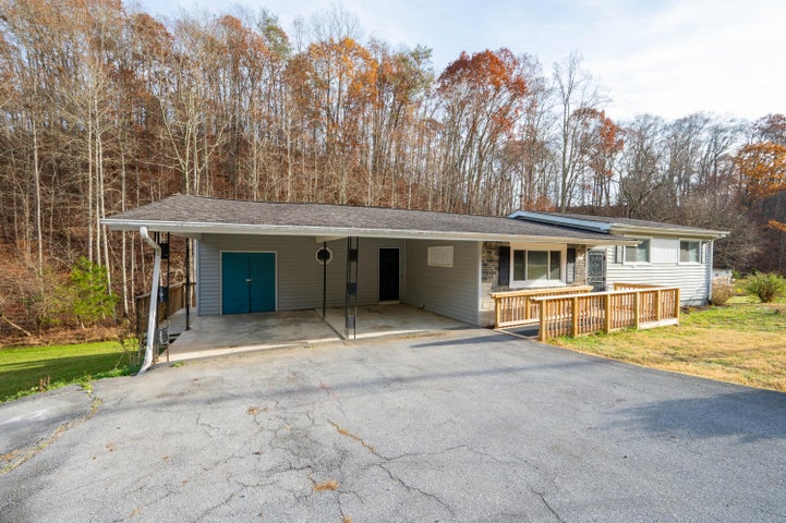 1st photo of 569 Oak Glen Circle
