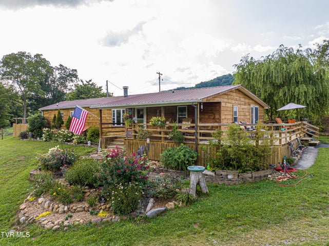 1st photo of 27431 Denton Valley Road