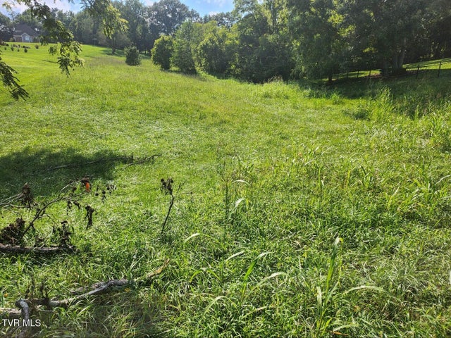 1st photo of 206 Ox Bow Ave 