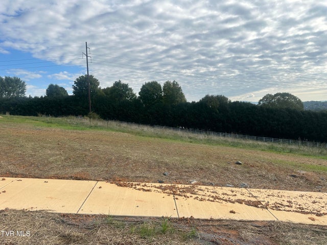 1st photo of 70 Glaze Farm Way