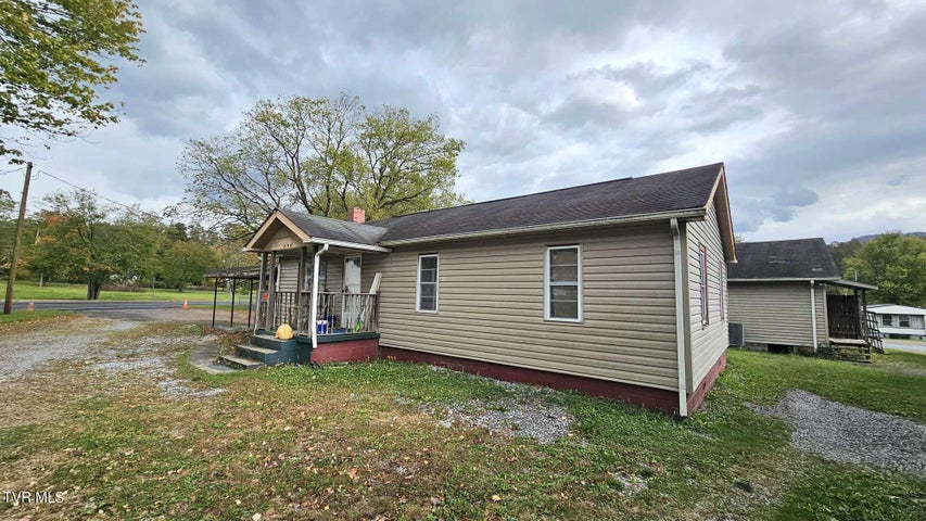 1st photo of 10 Powell Valley Road
