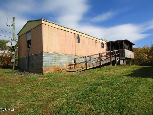 1st photo of 282 Old Lacy Hollow Road