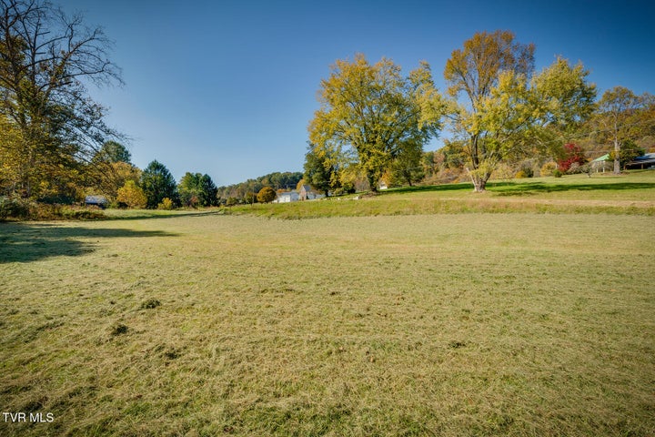 1st photo of 790 Hunting Hill Road