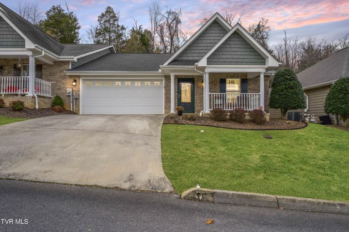1st photo of 54 Hiddenbrook Lane