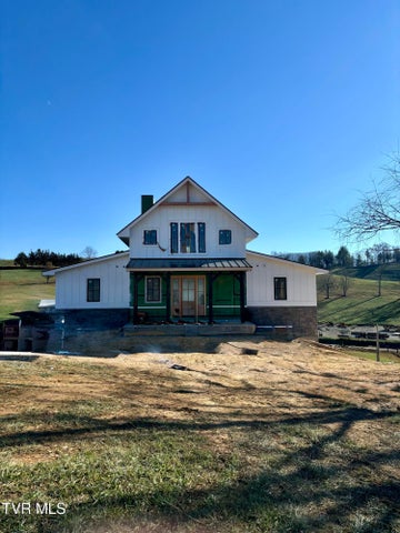 1st photo of 190 Farmhouse Village Trail