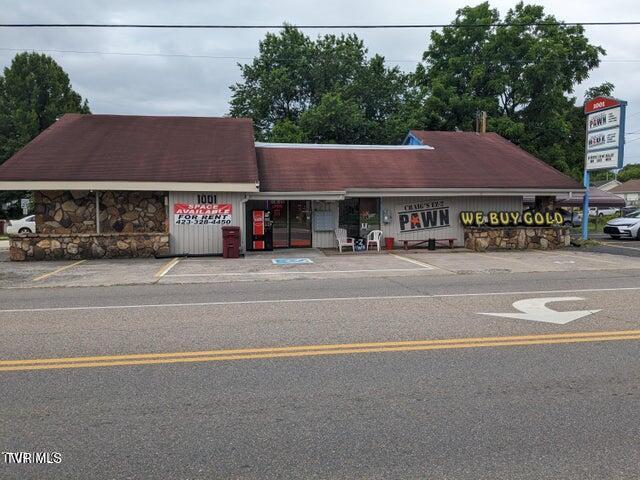 1st photo of 1001 Roan Street