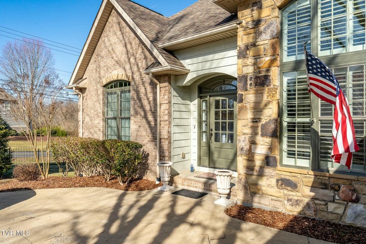 1st photo of 1001 Willows Trace Drive