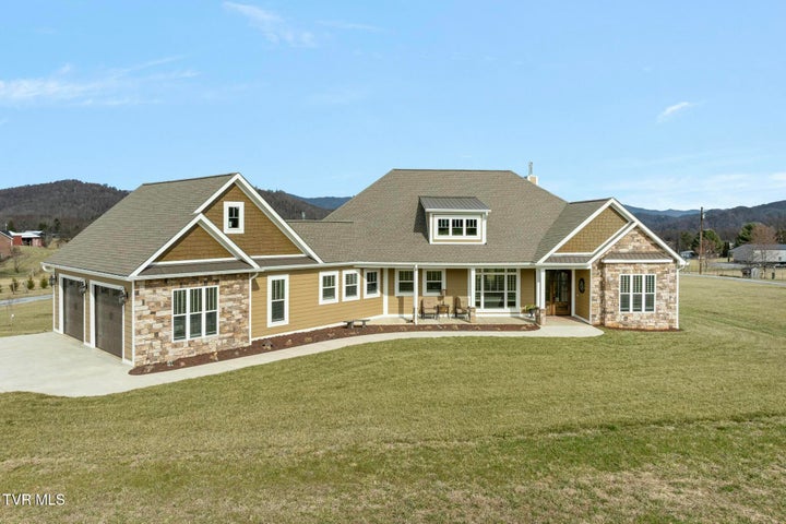 1st photo of 132 Hamilton Rd Road