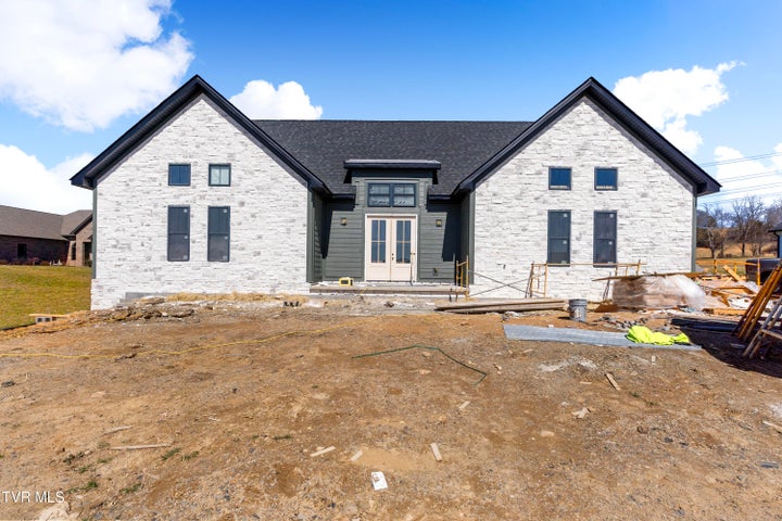1st photo of 2111 Cattlemans Trail