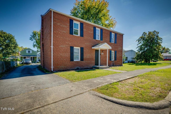 1st photo of 1527-1529 Fuller Street