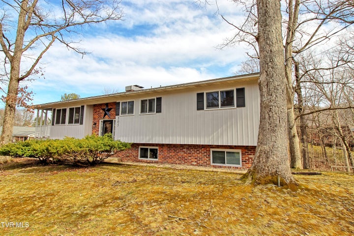 1st photo of 305 Timberlane Road