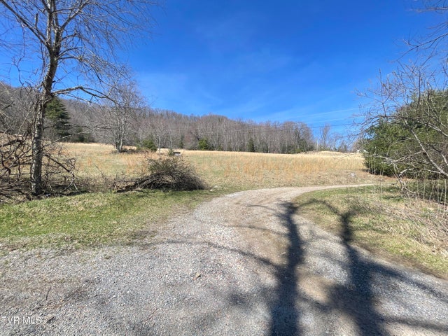 1st photo of 900 Crowder Road