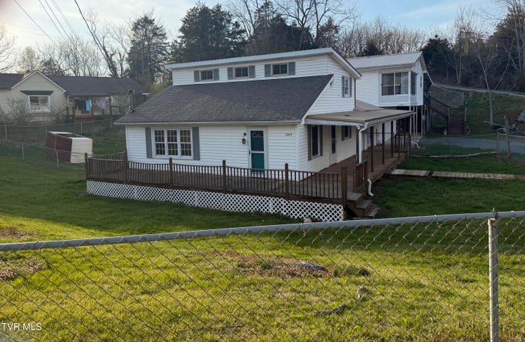 1st photo of 1089 Bristol Caverns Highway