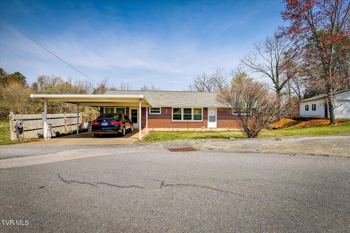 1st photo of 2241 Idle Hour Road
