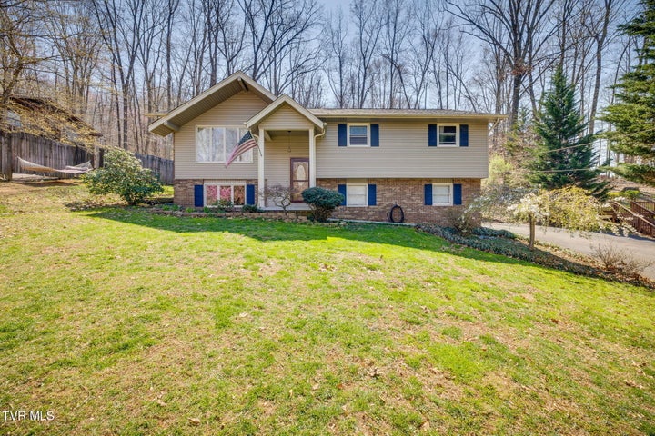 1st photo of 736 Fleetwood Avenue