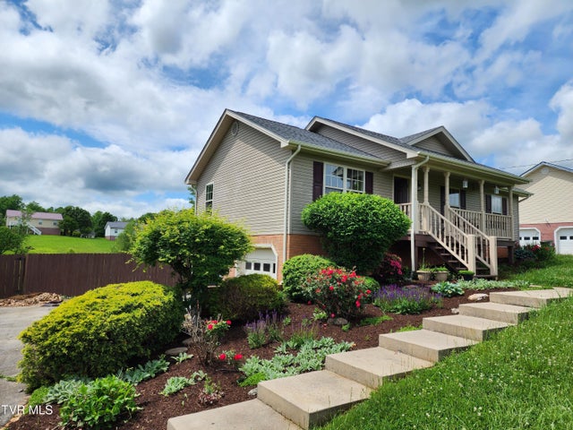 1st photo of 28 Mockingbird Court