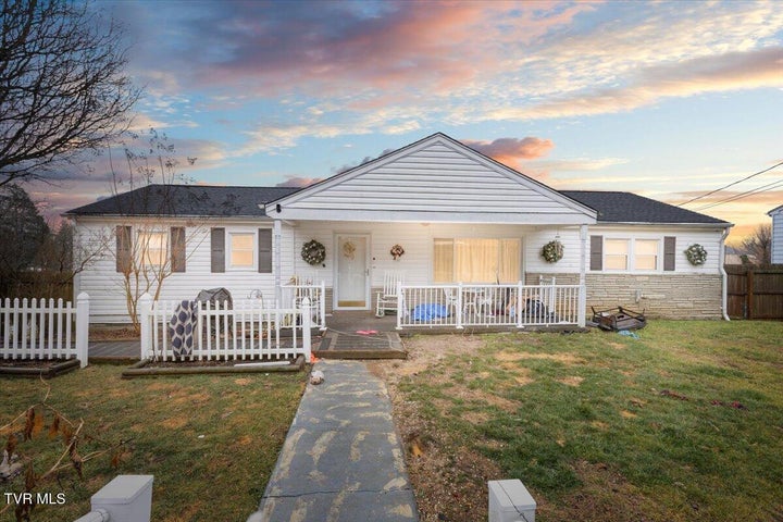 1st photo of 1067 Bluegrass Street