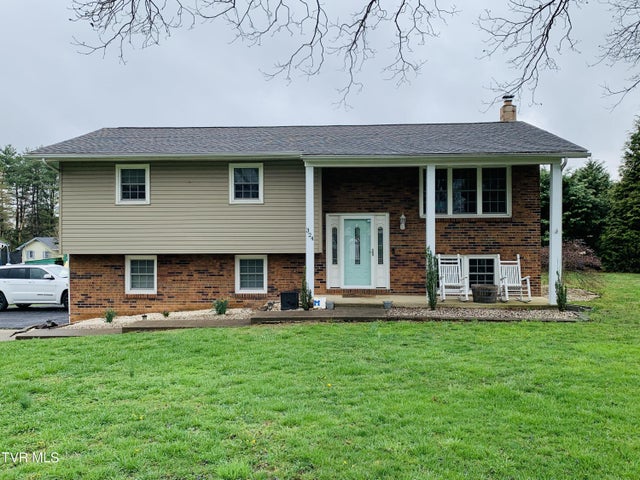 1st photo of 324 Bellehaven Drive