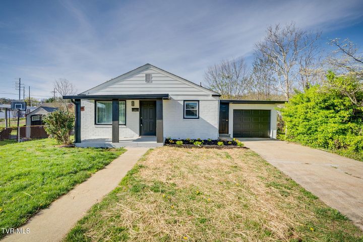 1st photo of 533 Sequoyah Drive