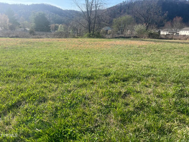 1st photo of 140 Ervin Loop