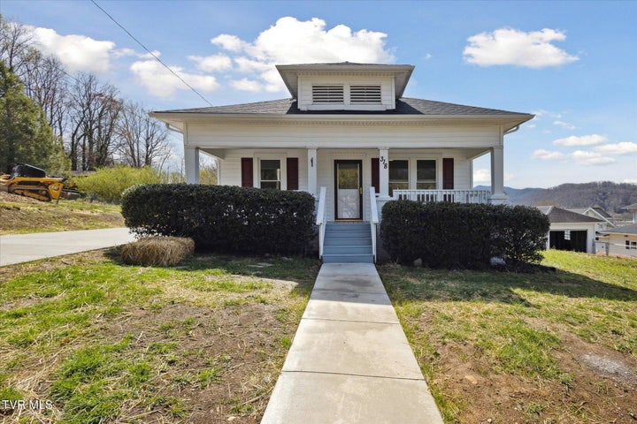 1st photo of 318 Boyd Street