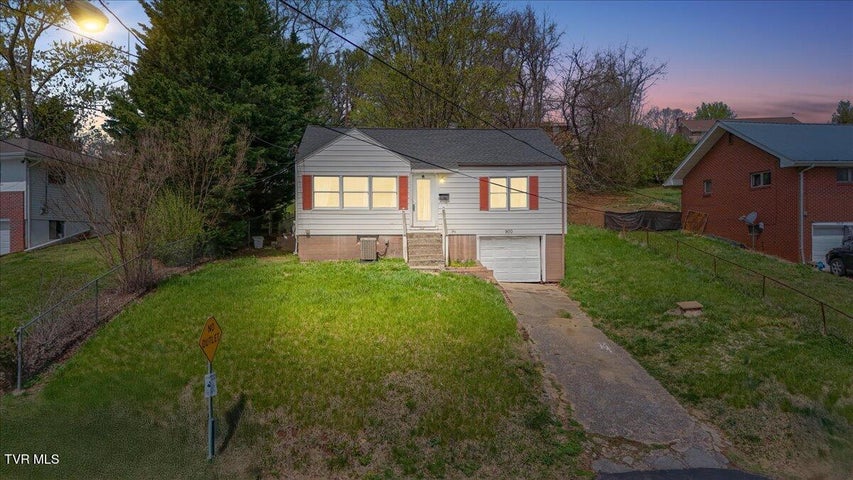 1st photo of 900 Tip Top Avenue