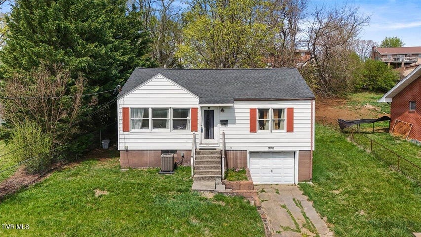 1st photo of 900 Tip Top Avenue