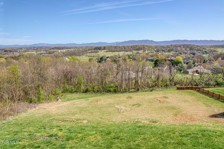 1st photo of 125 Simmons Ridge