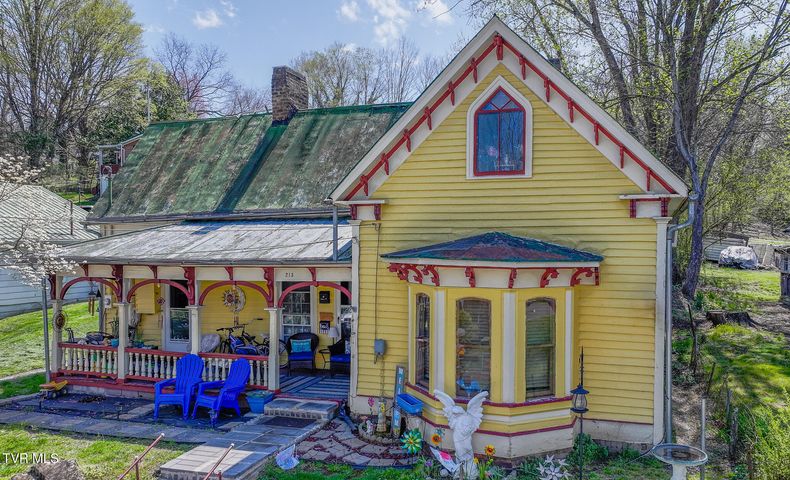 1st photo of 213 Woodrow Avenue