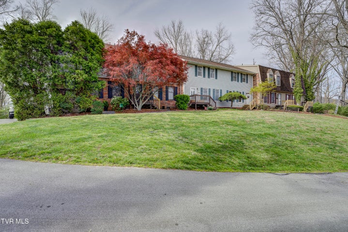 1st photo of 2205 Greenbriar Circle