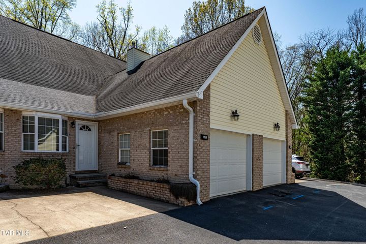 1st photo of 3719 Apple Grove Circle
