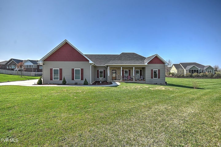 1st photo of 112 Chandler Circle