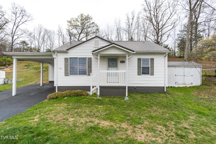 1st photo of 946 Woodside Drive