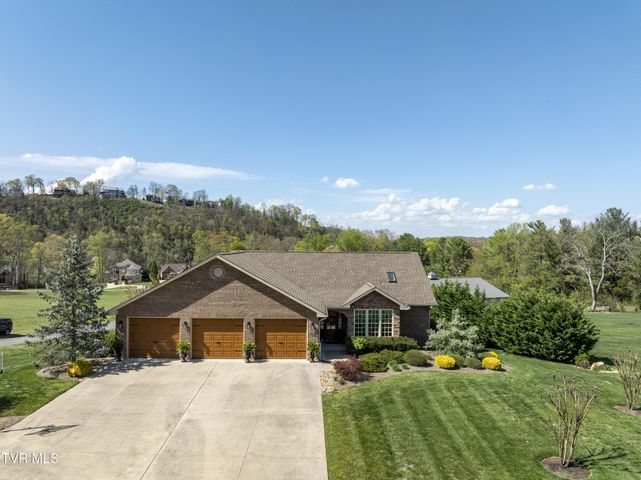 1st photo of 636 Lake Point Drive