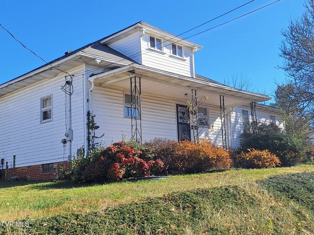 1st photo of 949 Fairview Avenue