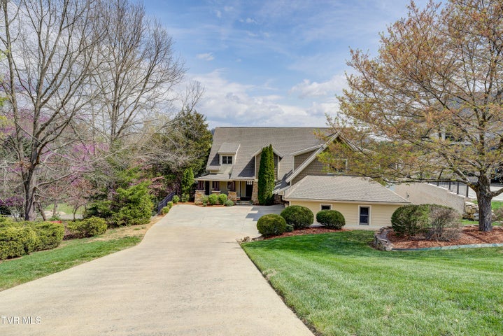 1st photo of 149 Lake Harbor Drive