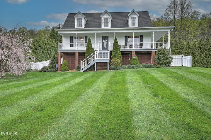 1st photo of 120 Sunnyfield Drive Drive