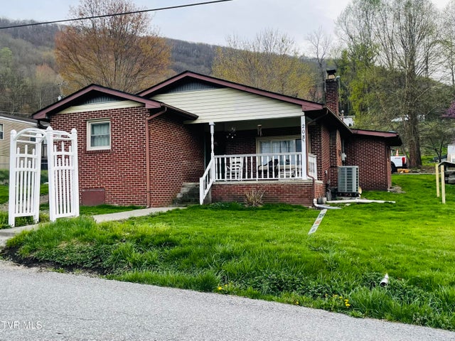 1st photo of 208 12th Street