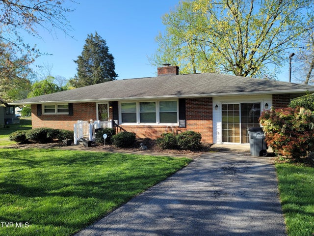1st photo of 270 De Lee Drive