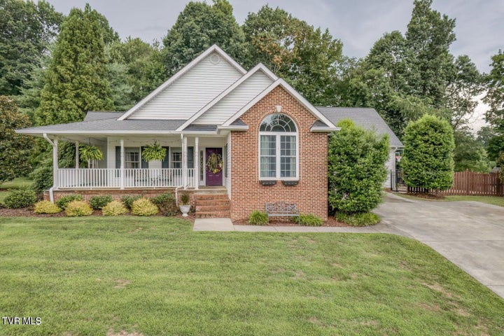 1st photo of 1828 Weaver Branch Road