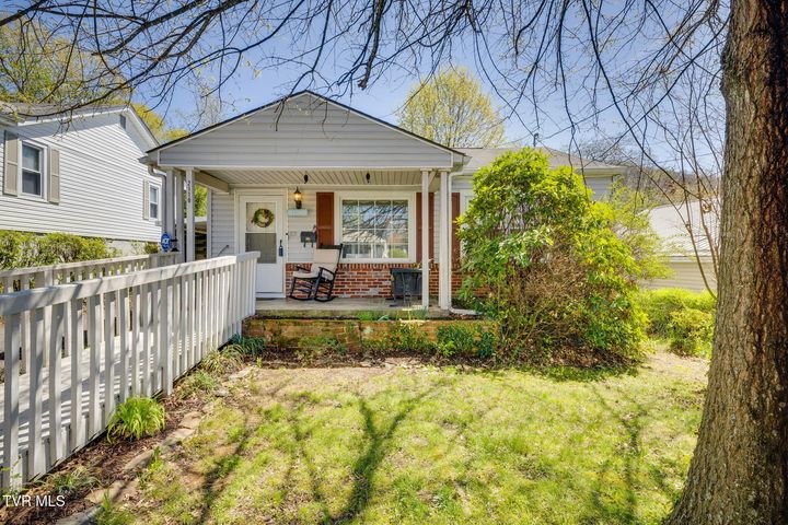 1st photo of 2110 Anderson Street