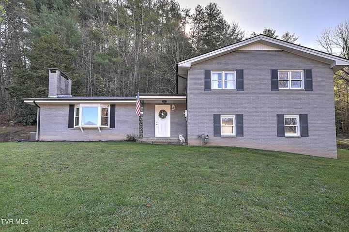 1st photo of 115 Freeman Silvers Road