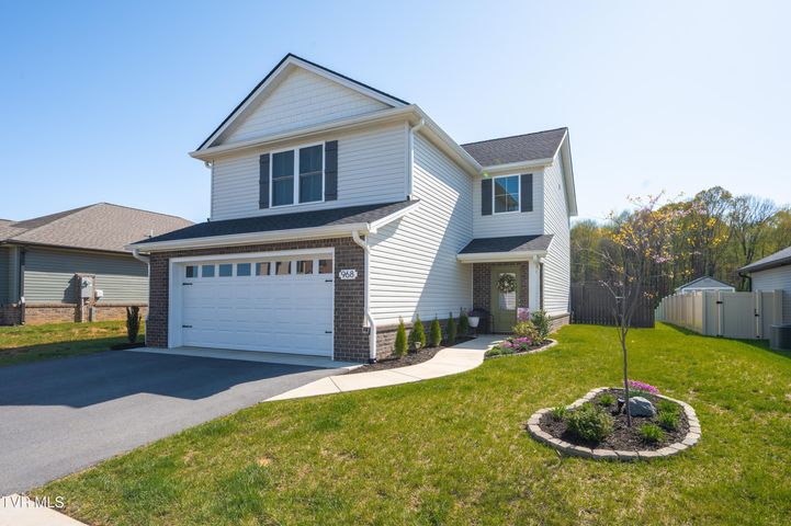1st photo of 968 Riddle Ridge