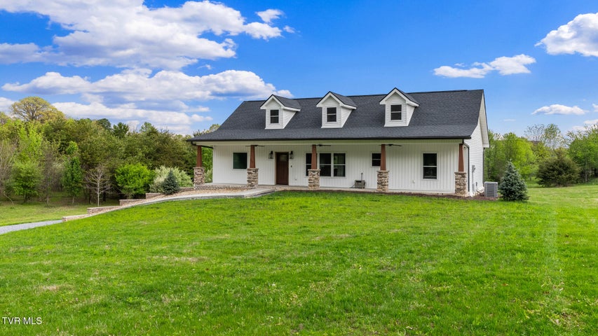 1st photo of 335 Bonne Vista Drive