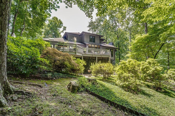 1st photo of 485 Woodway Drive