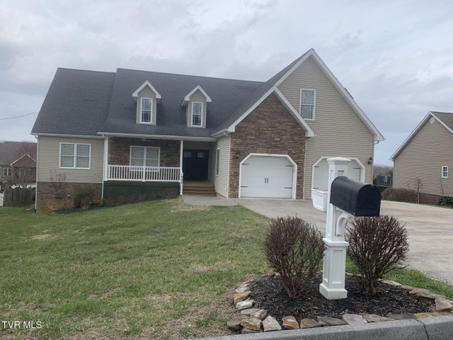 1st photo of 948 Walkers Bend Road