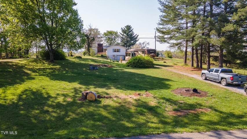 1st photo of 875 Pates Hill Road