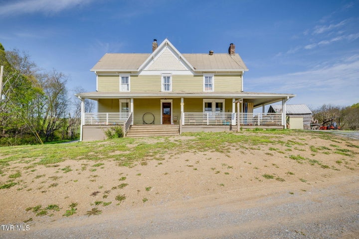 1st photo of 3765 Mohawk Road