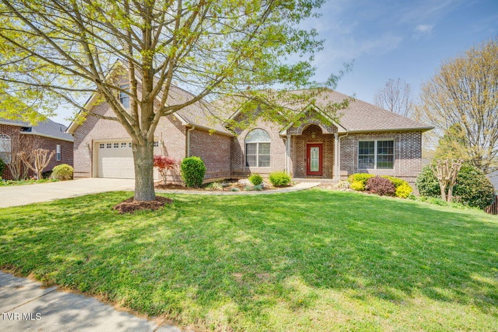 1st photo of 1006 Lake Ridge Square